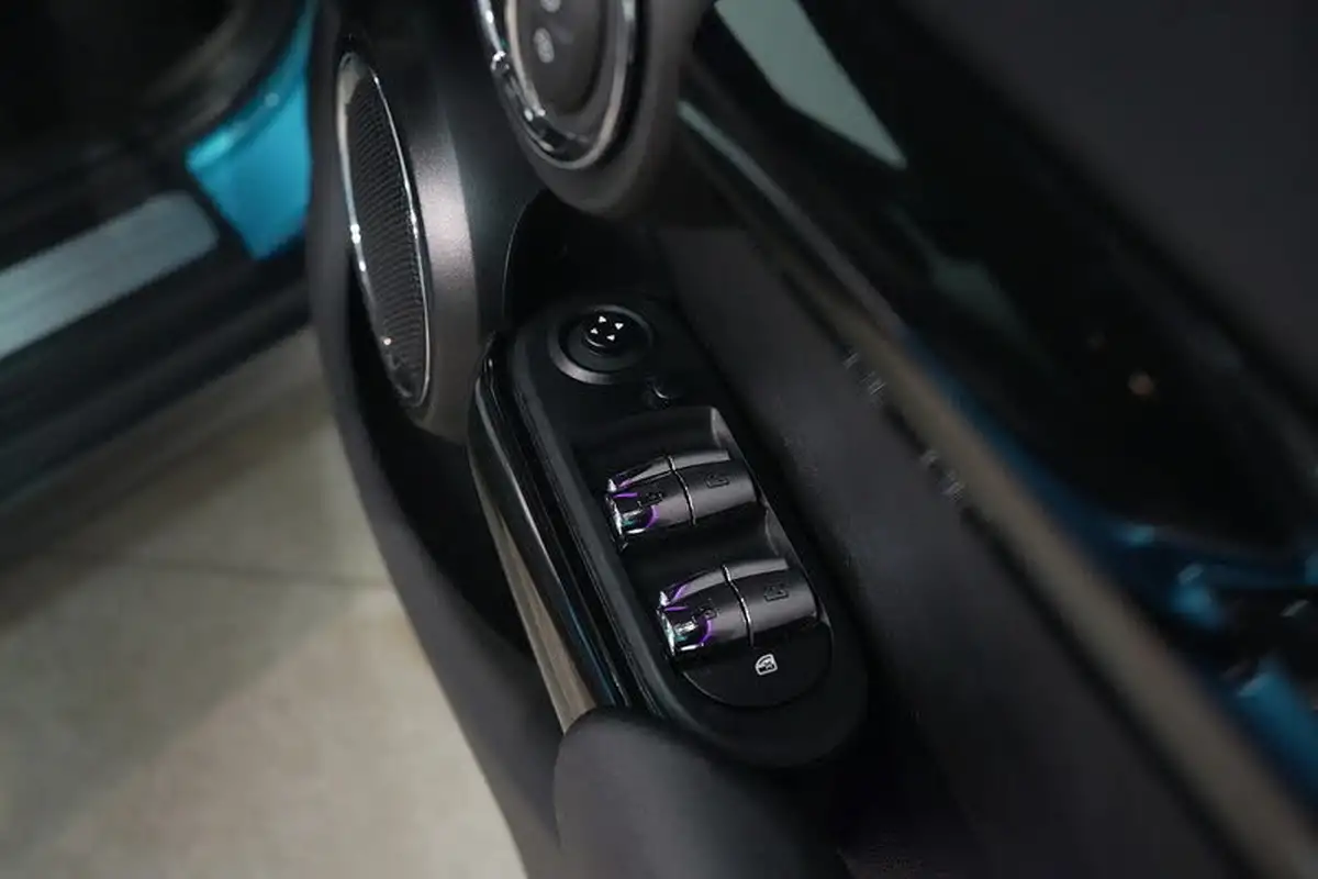 2019-mini-cooper-15-cooper-exclusive-134bhp-hatchback-5d-big-24