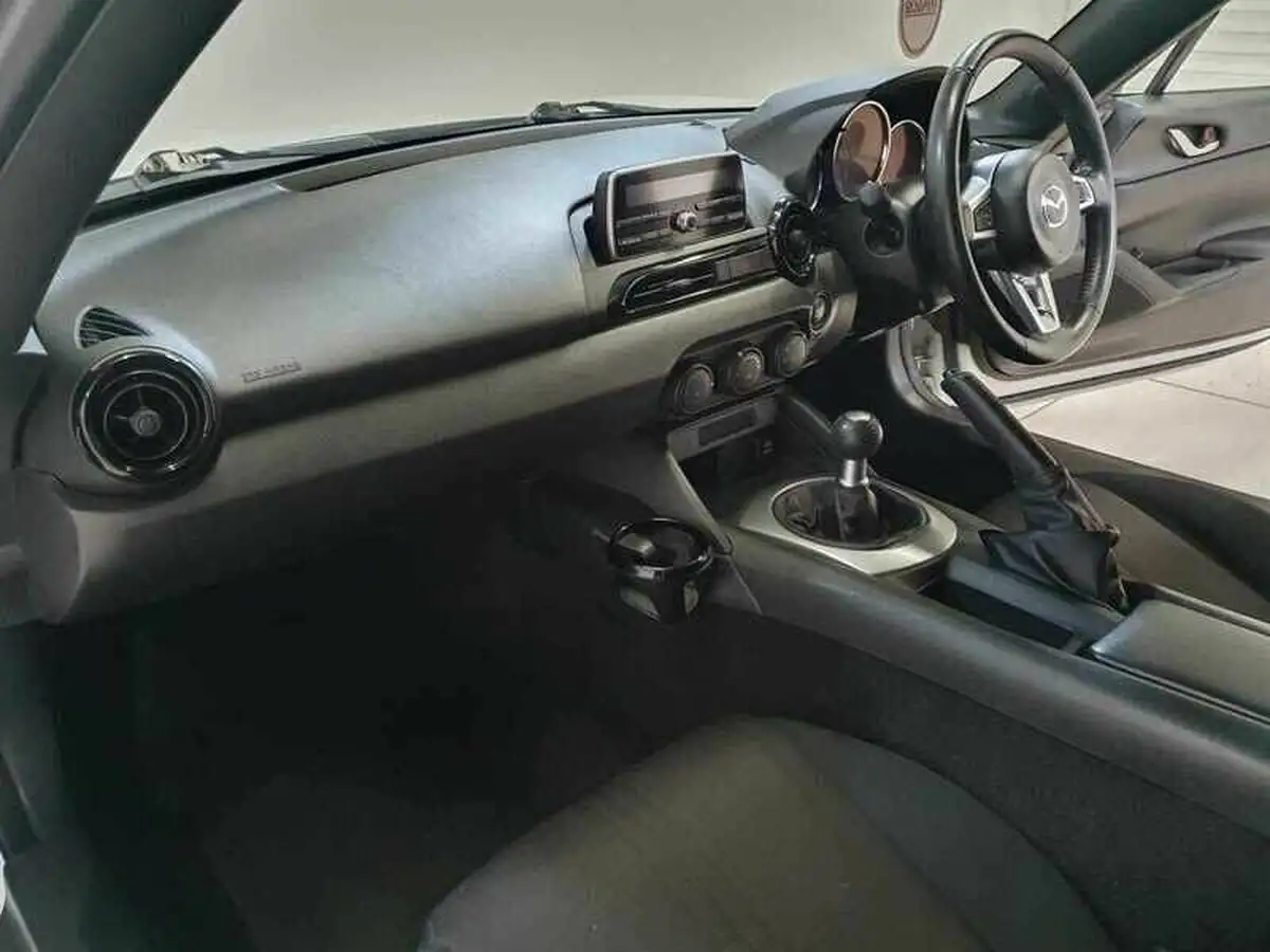2016-mazda-mx-5-15-se-big-17