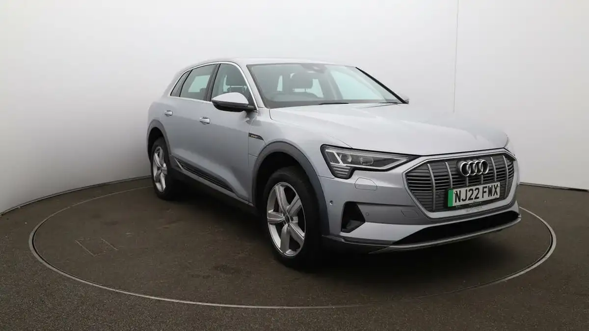 2022-audi-e-tron-55e-technik-station-wagon-big-34