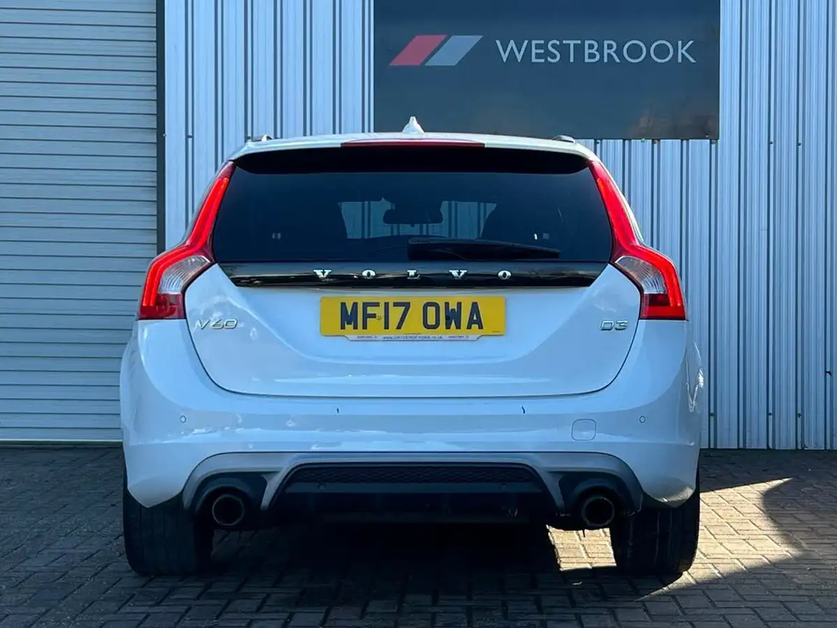 2017-volvo-v60-20td-d3-r-design-big-2