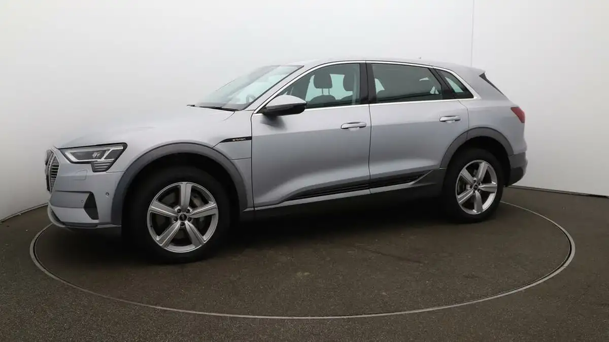 2022-audi-e-tron-55e-technik-station-wagon-big-58