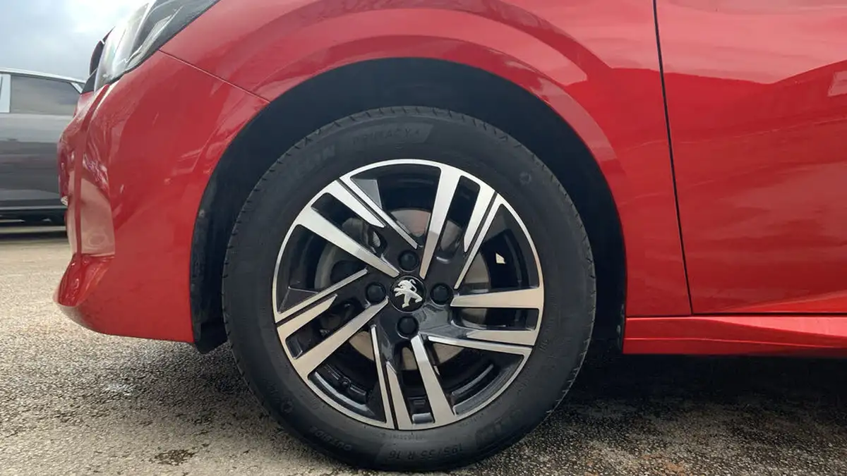 2022-peugeot-208-12-puretech-allure-premium-100bhp-big-13