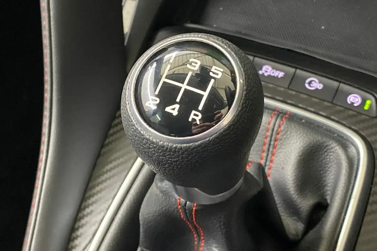 2023-mg-zs-suv-15-vti-tech-exclusive-big-27