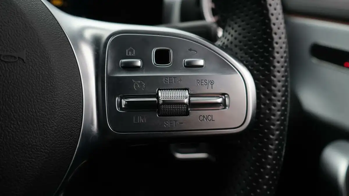 2022-mercedes-benz-a-class-13-a180-amg-line-executive-edition-saloon-4d-7g-dct-big-25