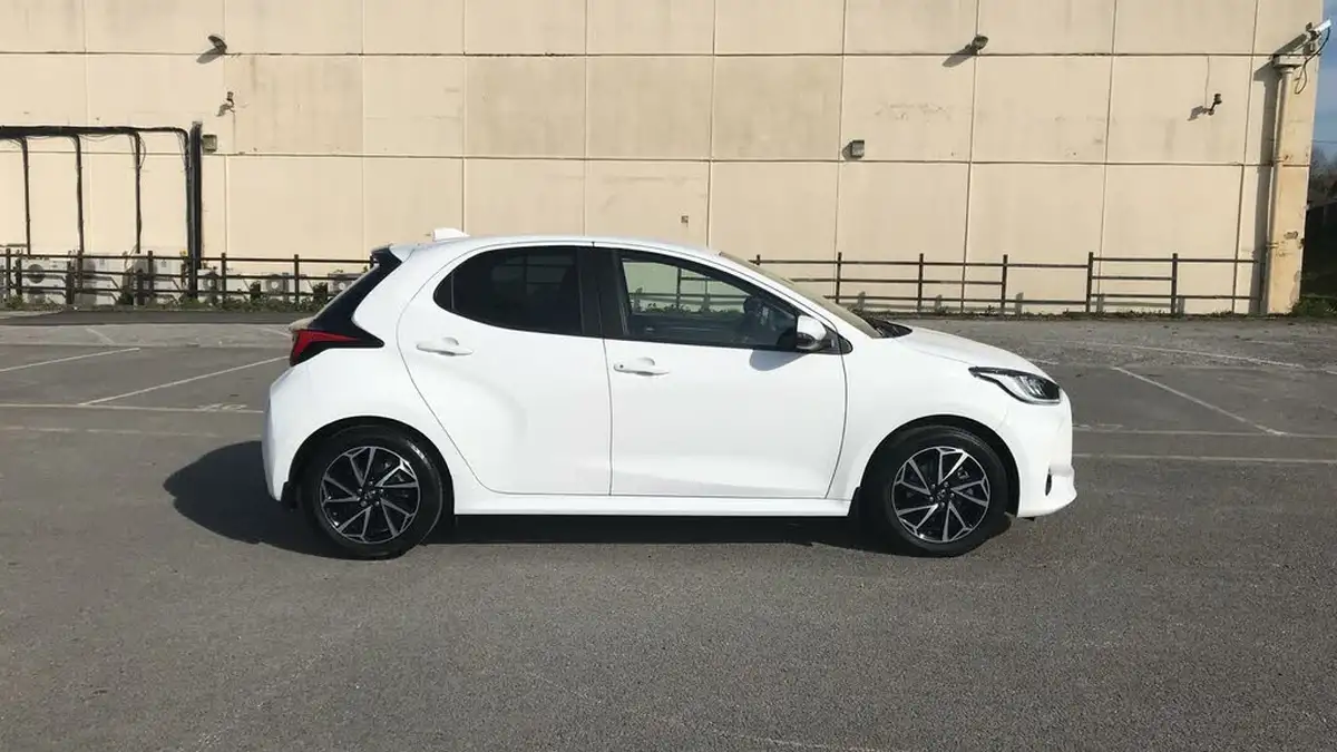 2022-toyota-yaris-15-vvt-i-design-big-15