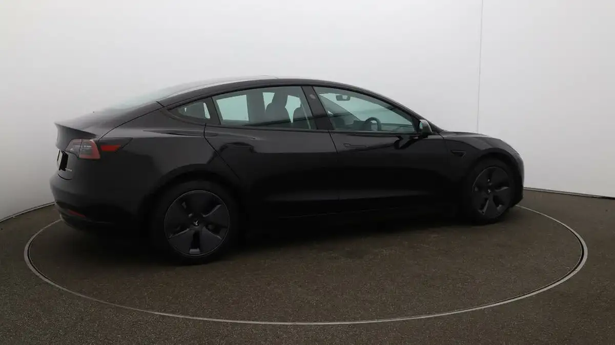 2022-tesla-model-3-e-long-range-big-43