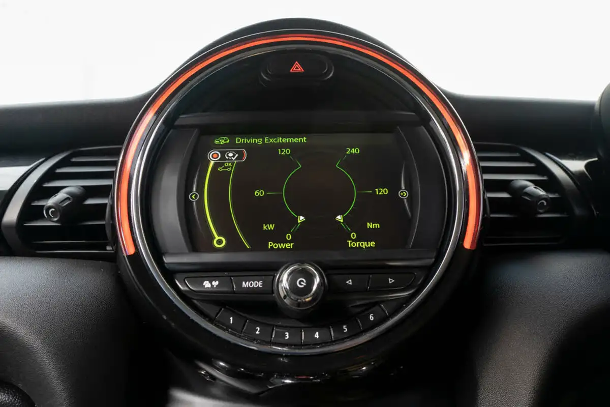 2016-mini-cooper-15-cooper-ss-hatchback-3d-auto-big-43