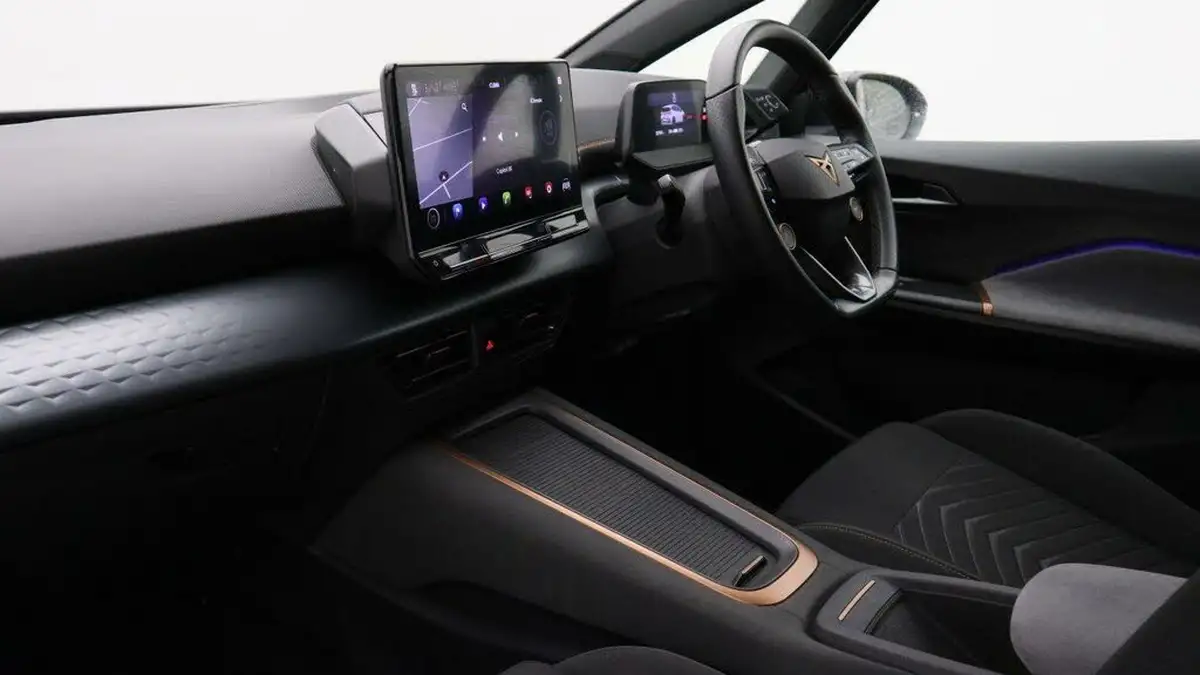 2023-cupra-born-e-v2-230ps-58kwh-e-boost-big-3