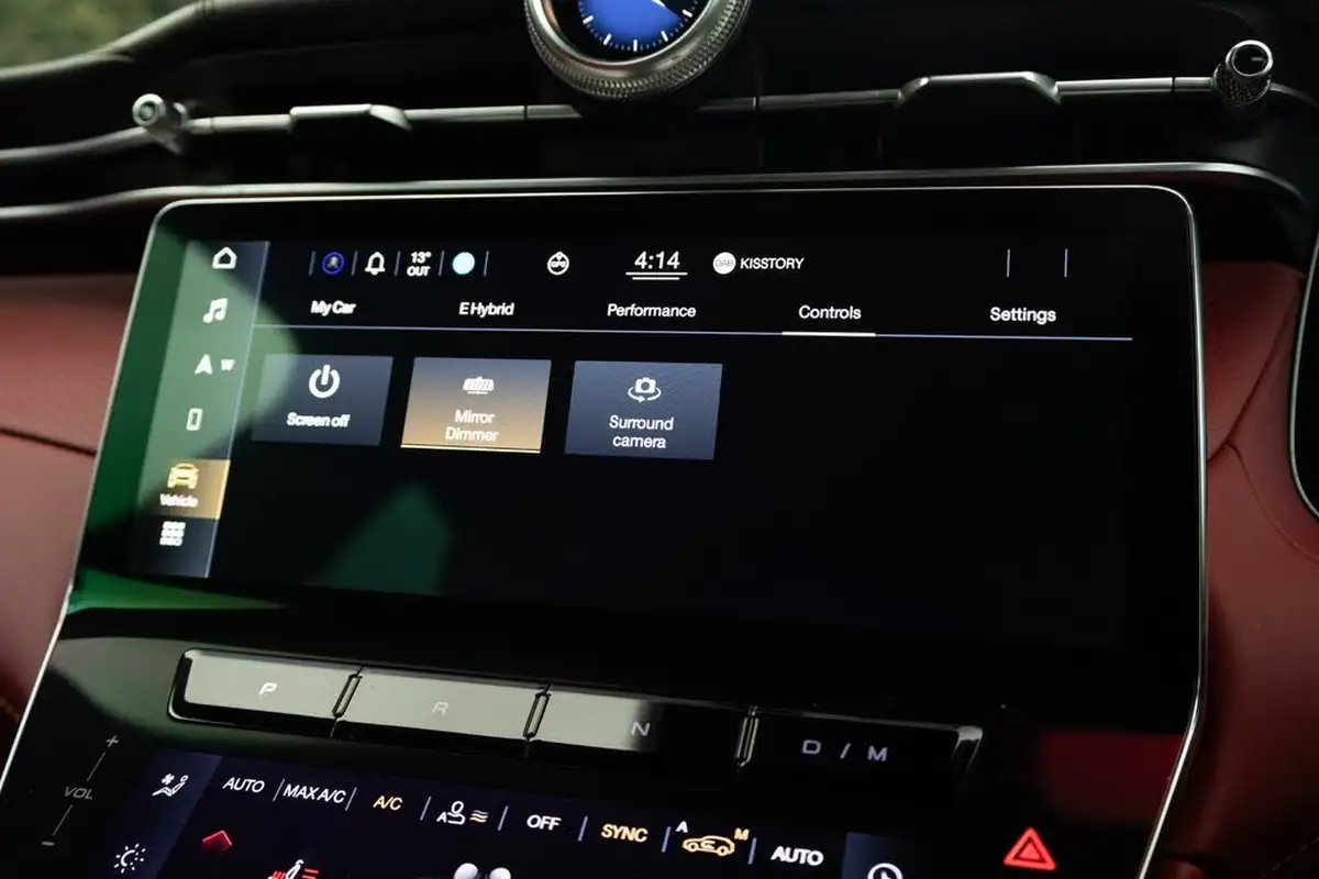 2023-maserati-grecale-20-modena-big-45
