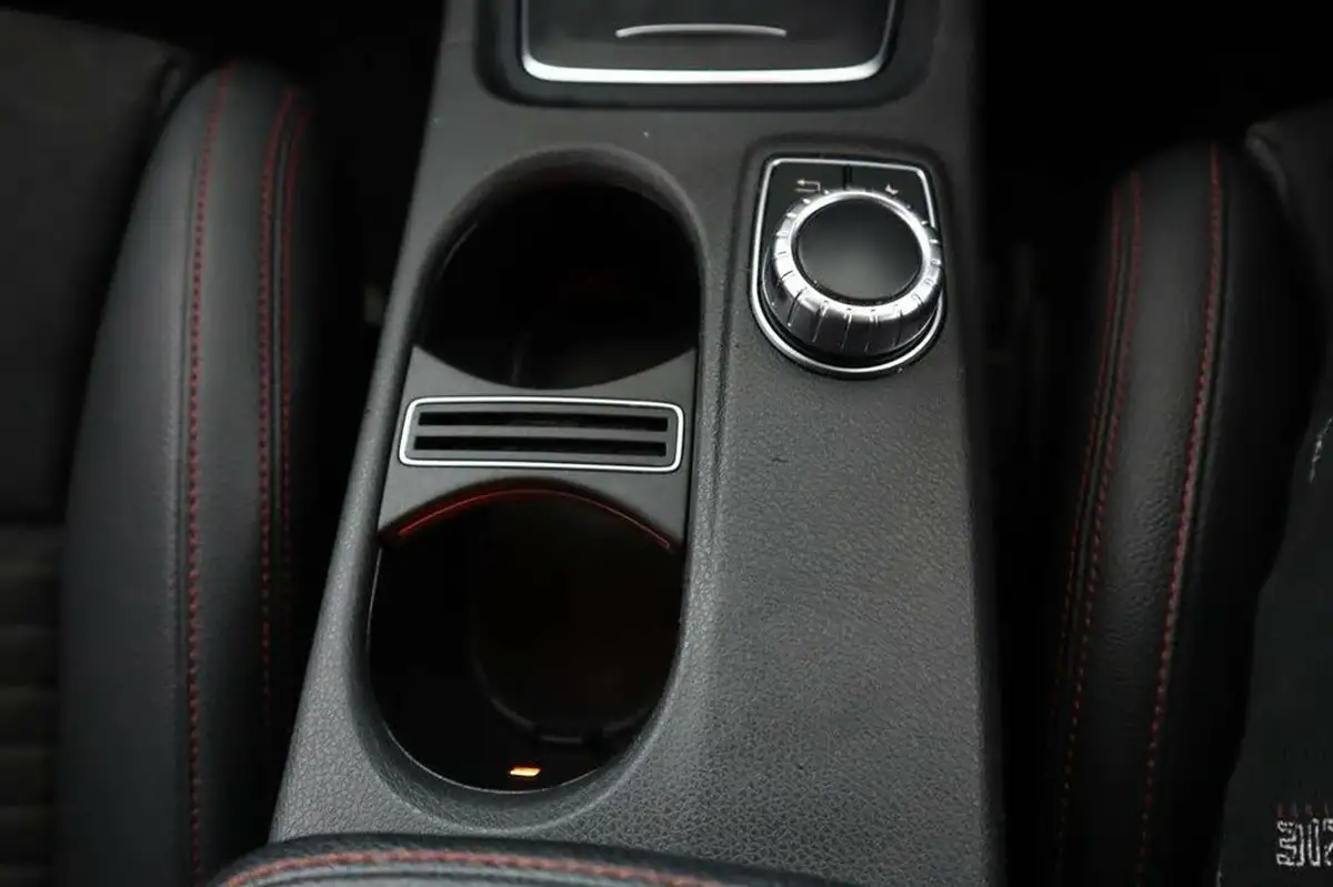 2017-mercedes-benz-cla-21d-cla-220-amg-line-coupe-4d-big-27
