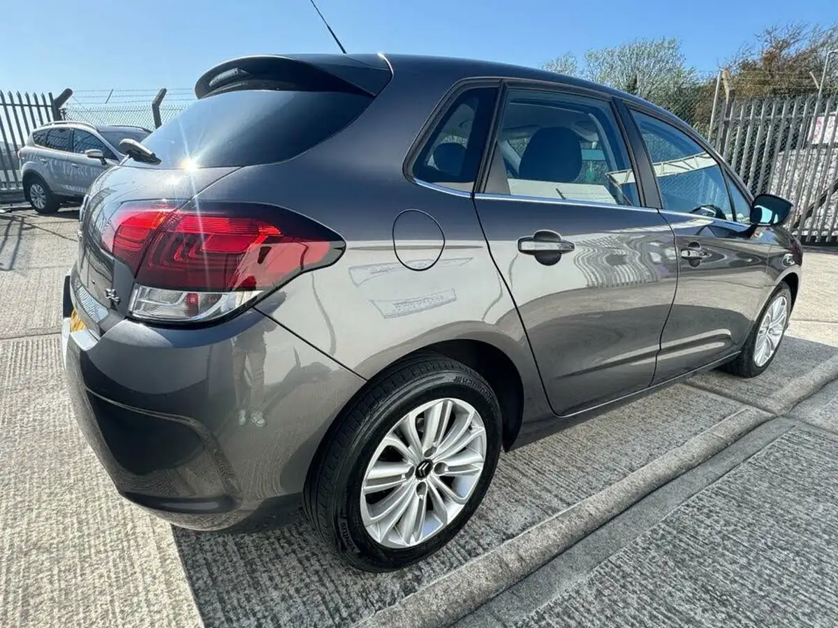 2015-citroen-c4-16bluehdi-feel-100ps-big-7