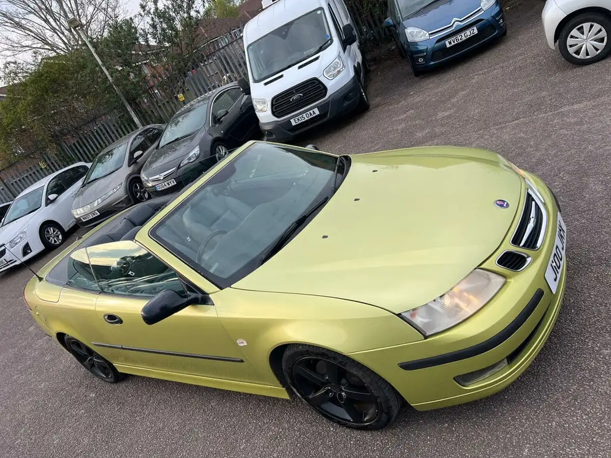 2004-saab-9-3-20-vector-18t-convertible-2d-big-11