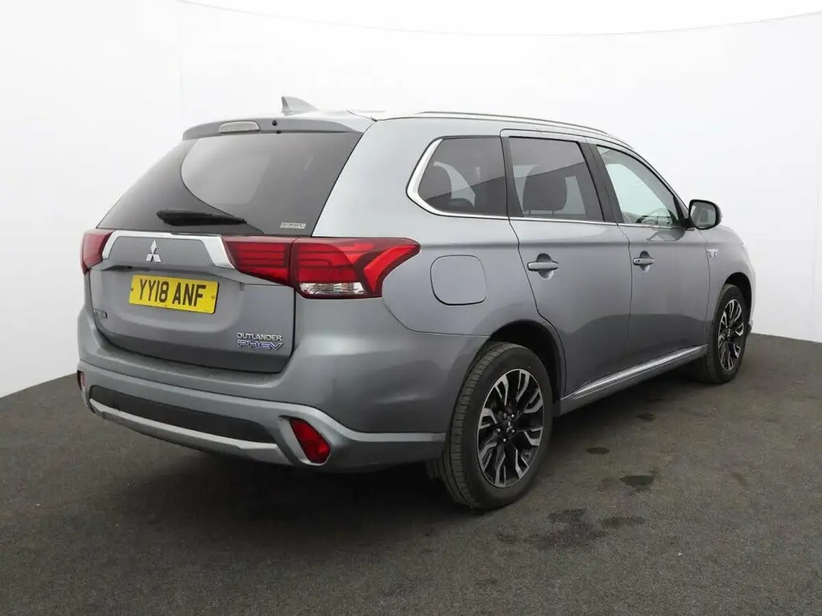 2018-mitsubishi-outlander-20-4h-phev-big-6