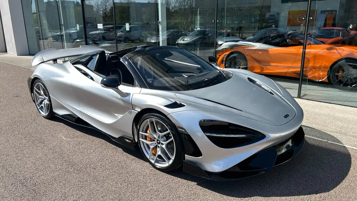 2022-mclaren-765lt-40-spider-big-10