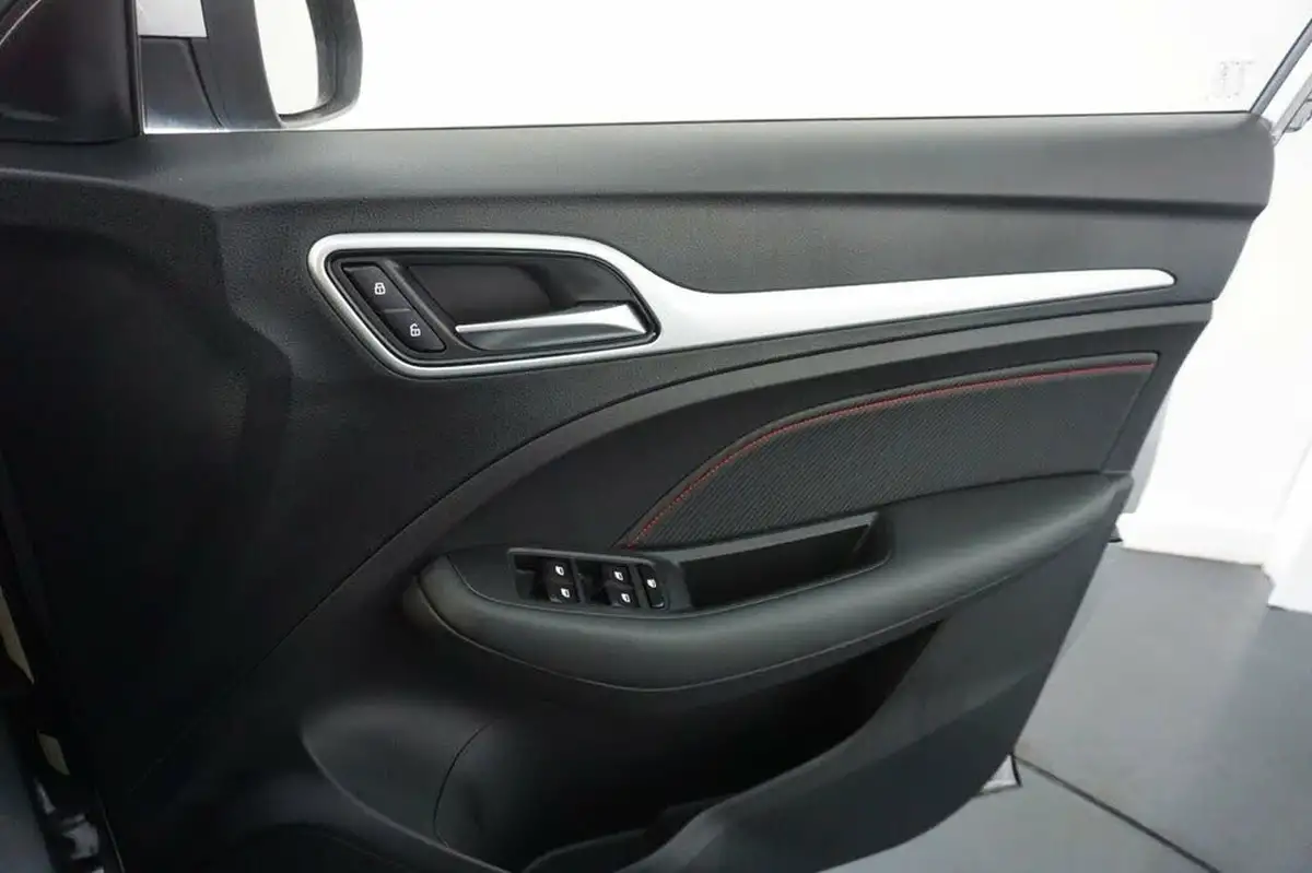 2021-mg-zs-suv-15-vti-tech-exclusive-big-18