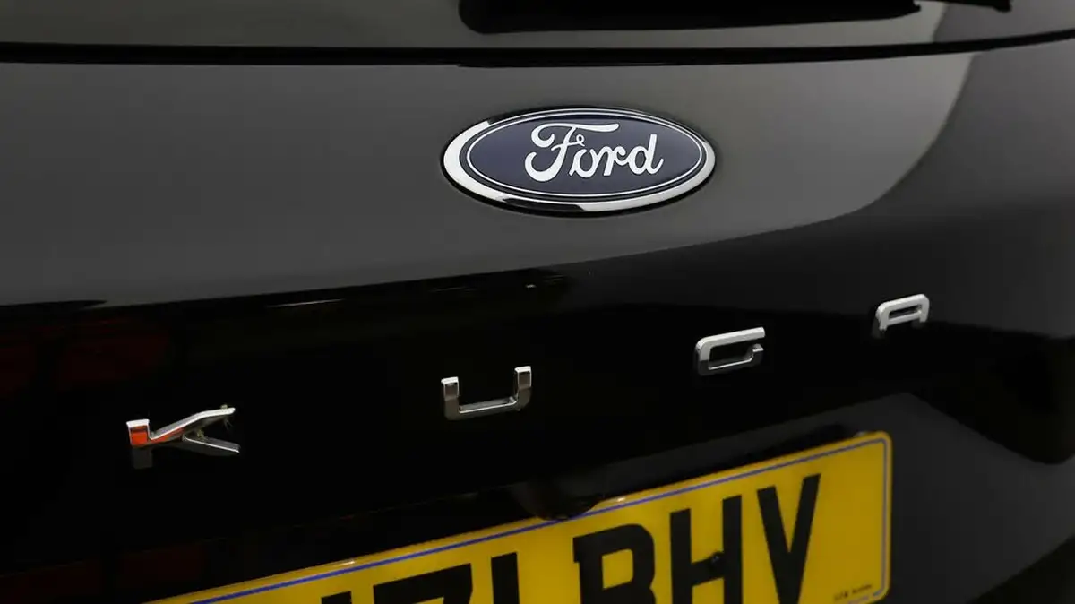 2021-ford-kuga-15t-st-line-edition-big-19
