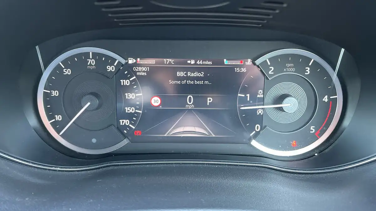 2021-jaguar-e-pace-20-d165-r-dynamic-black-big-15
