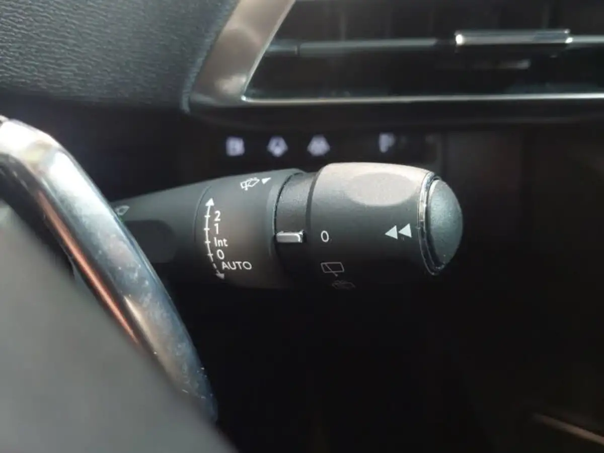 2022-peugeot-3008-suv-16-puretech-allure-premium-225bhp-hybrid-big-14