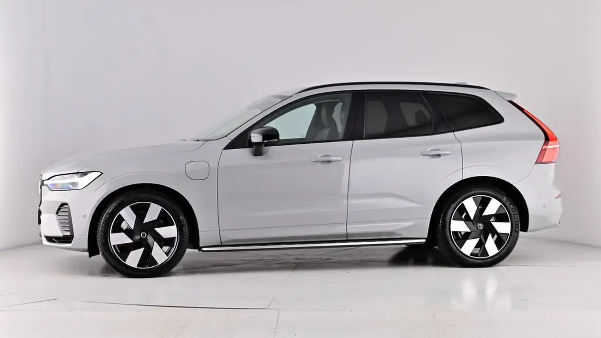 2024-volvo-xc60-20-t8-ultimate-dark-big-62