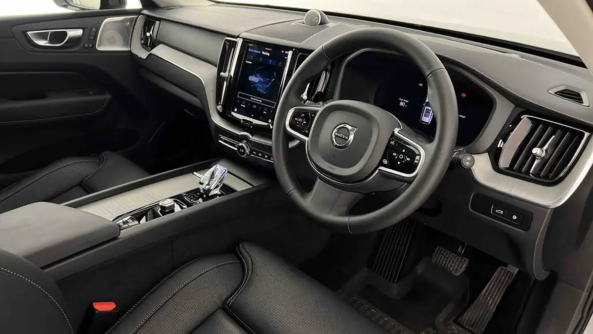 2024-volvo-xc60-20-t8-ultimate-dark-big-14