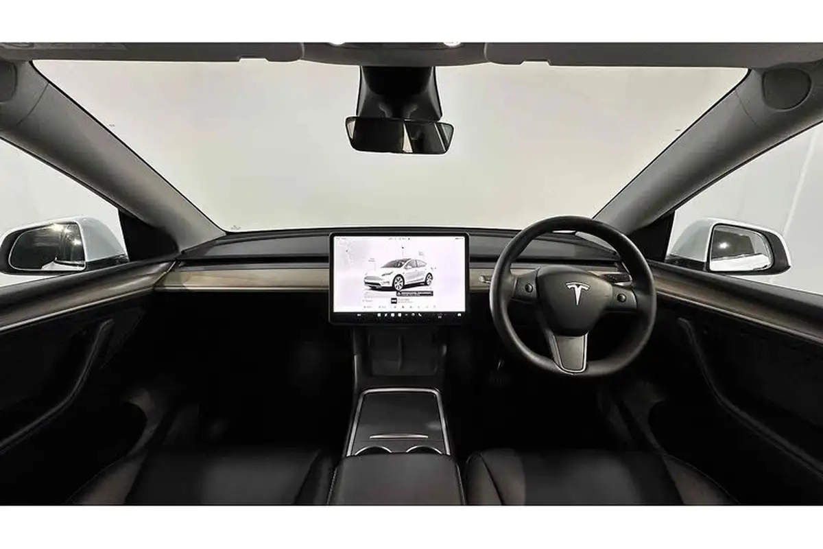 2022-tesla-model-y-e-long-range-big-1