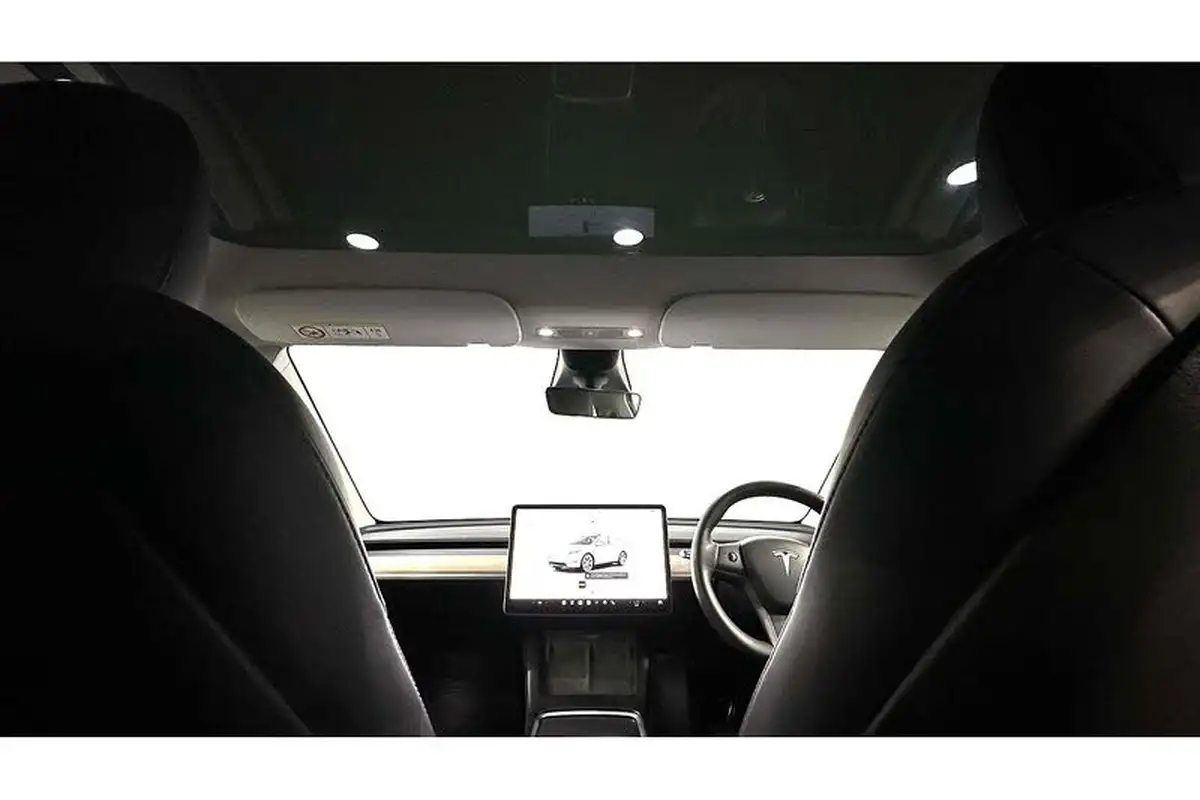 2022-tesla-model-y-e-long-range-big-26