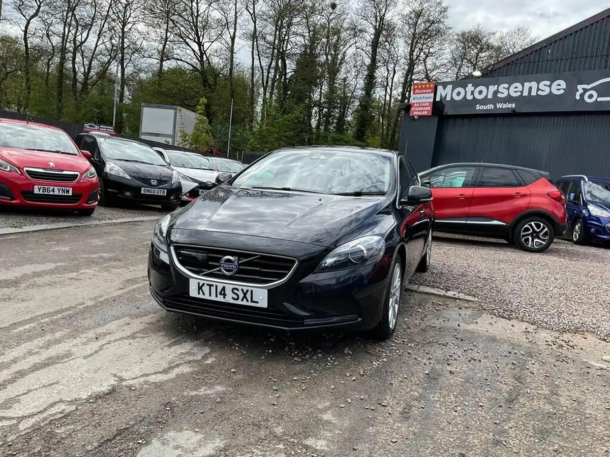 2014-volvo-v40-16td-d2-se-lux-big-39