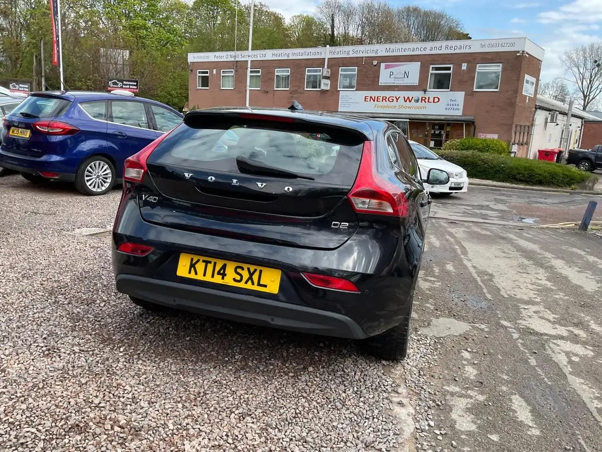 2014-volvo-v40-16td-d2-se-lux-big-63