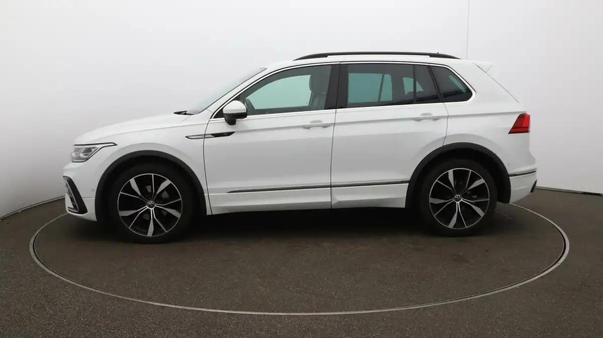 2022-volkswagen-tiguan-15-tsi-r-line-big-4
