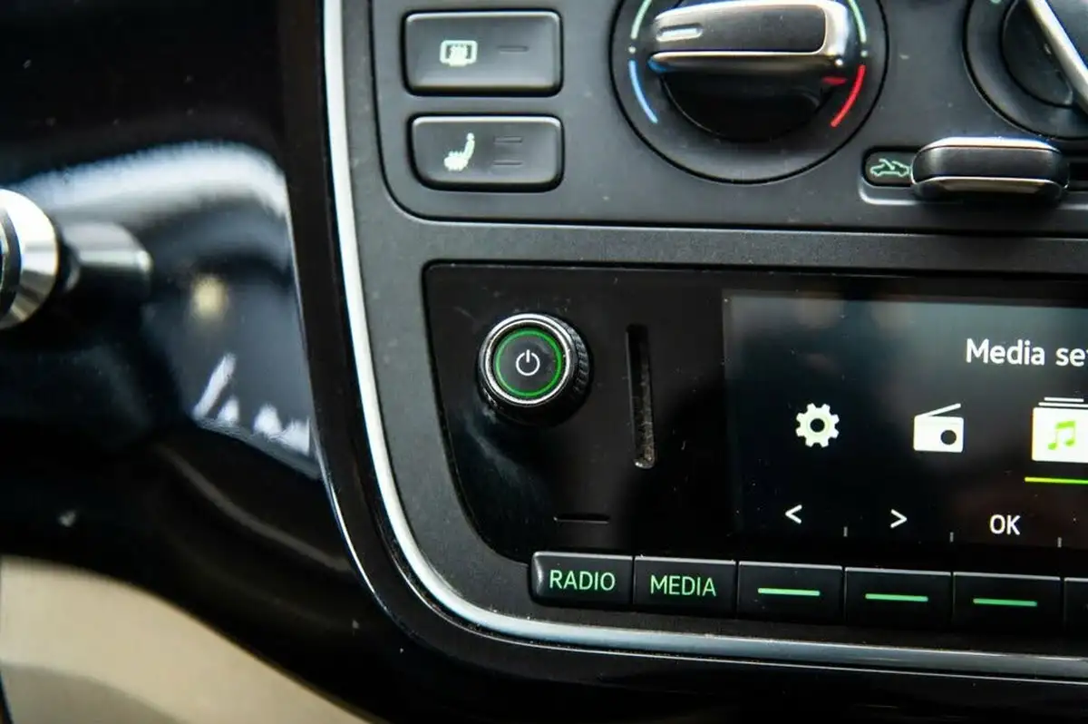 2016-skoda-citigo-10-se-l-greentech-75ps-5d-big-21