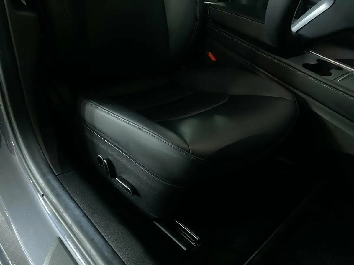 2022-tesla-model-3-e-rwd-big-25