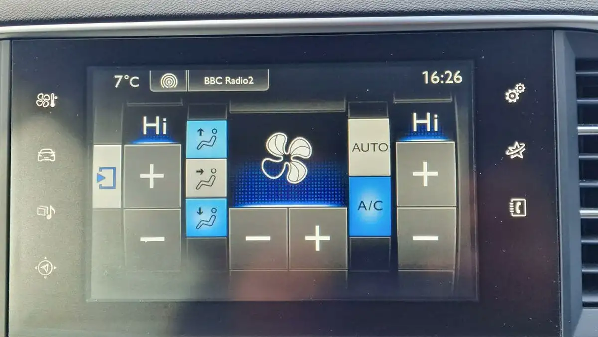 2016-peugeot-308-20-bluehdi-allure-20-bluehdi-eat6-big-22