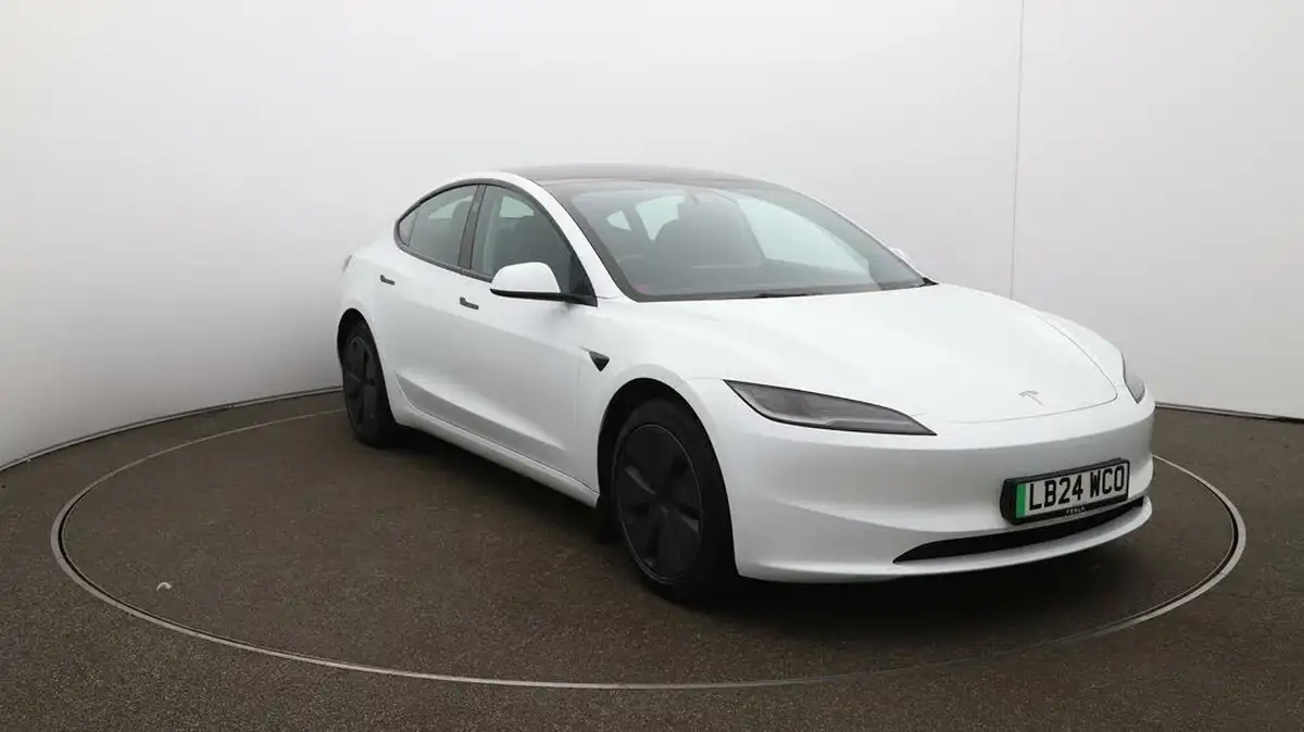 2024-tesla-model-3-e-rwd-big-34