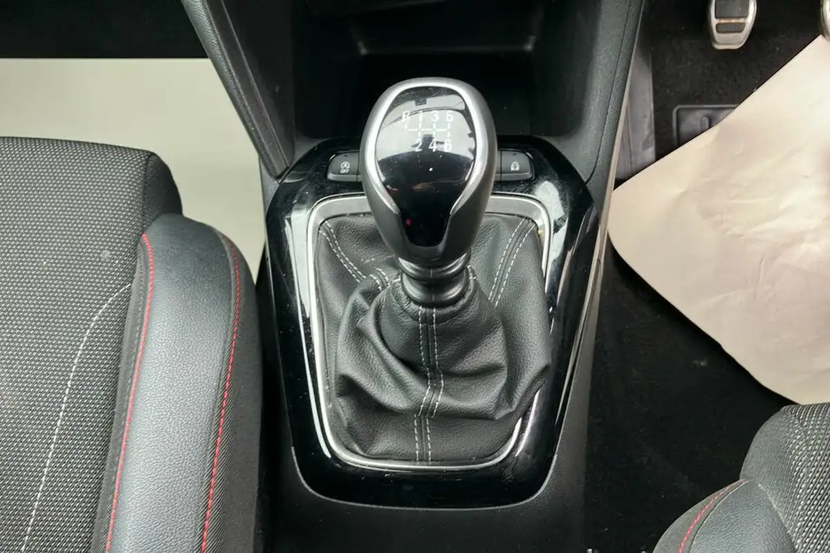 2020-vauxhall-corsa-12-turbo-sri-100ps-big-13
