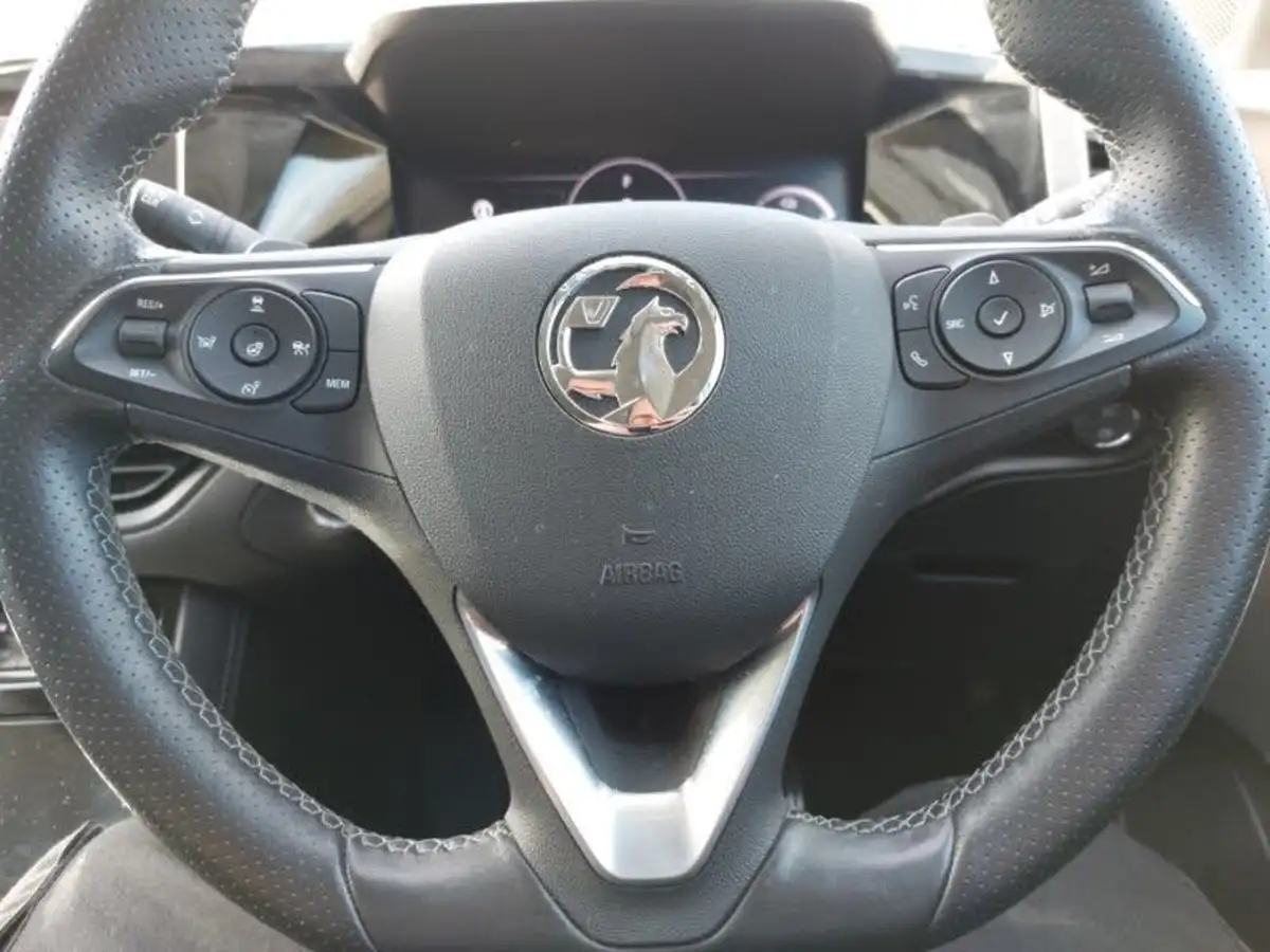 2023-vauxhall-grandland-16-gse-big-12