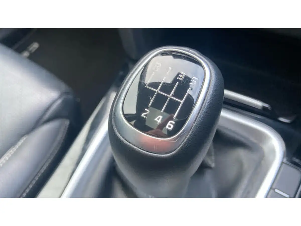 2022-kia-xceed-15-t-gdi-4-big-18