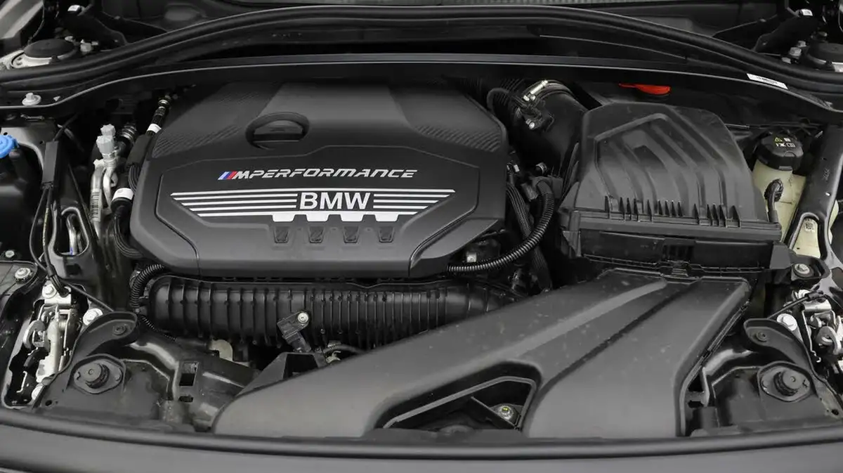 2024-bmw-1-series-20-m135i-xdrive-big-18