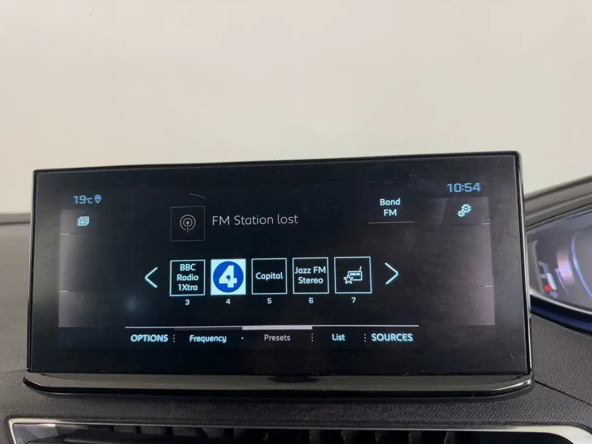 2021-peugeot-5008-suv-12-puretech-gt-premium-big-41