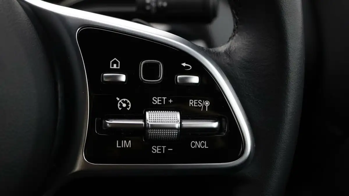 2023-mercedes-benz-gla-class-13-gla-200-sport-executive-station-wagon-big-23