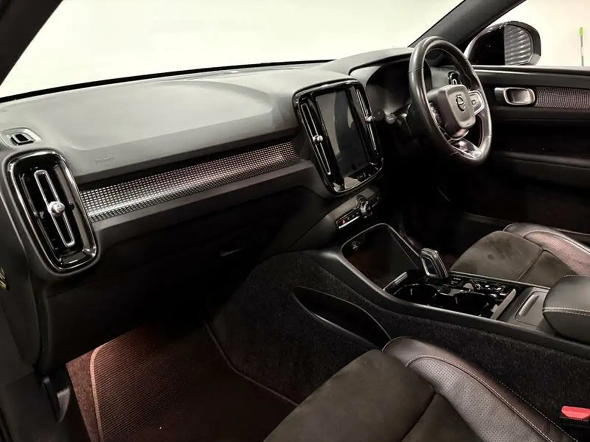 2019-volvo-xc40-20td-d3-r-design-awd-geartronic-big-7