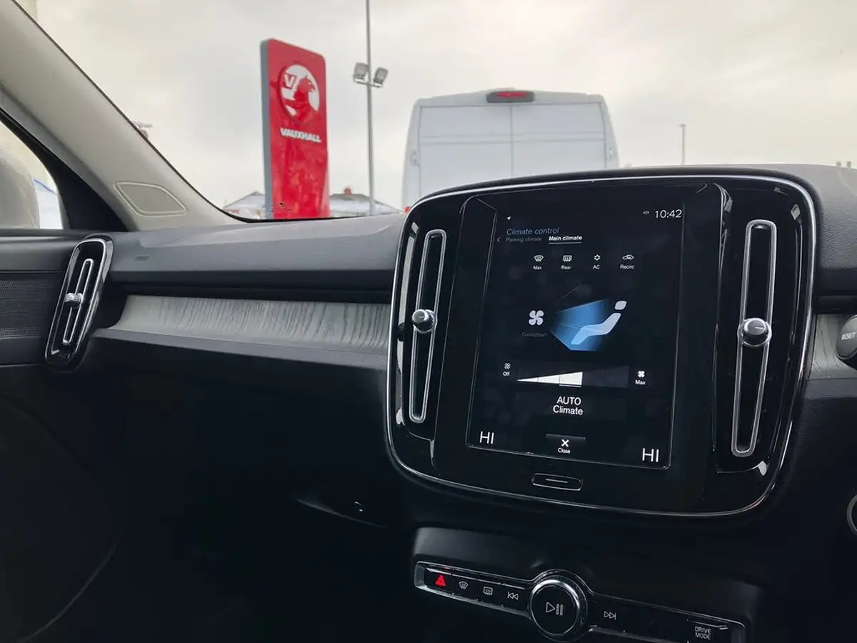2020-volvo-xc40-20-b4-inscription-awd-big-29