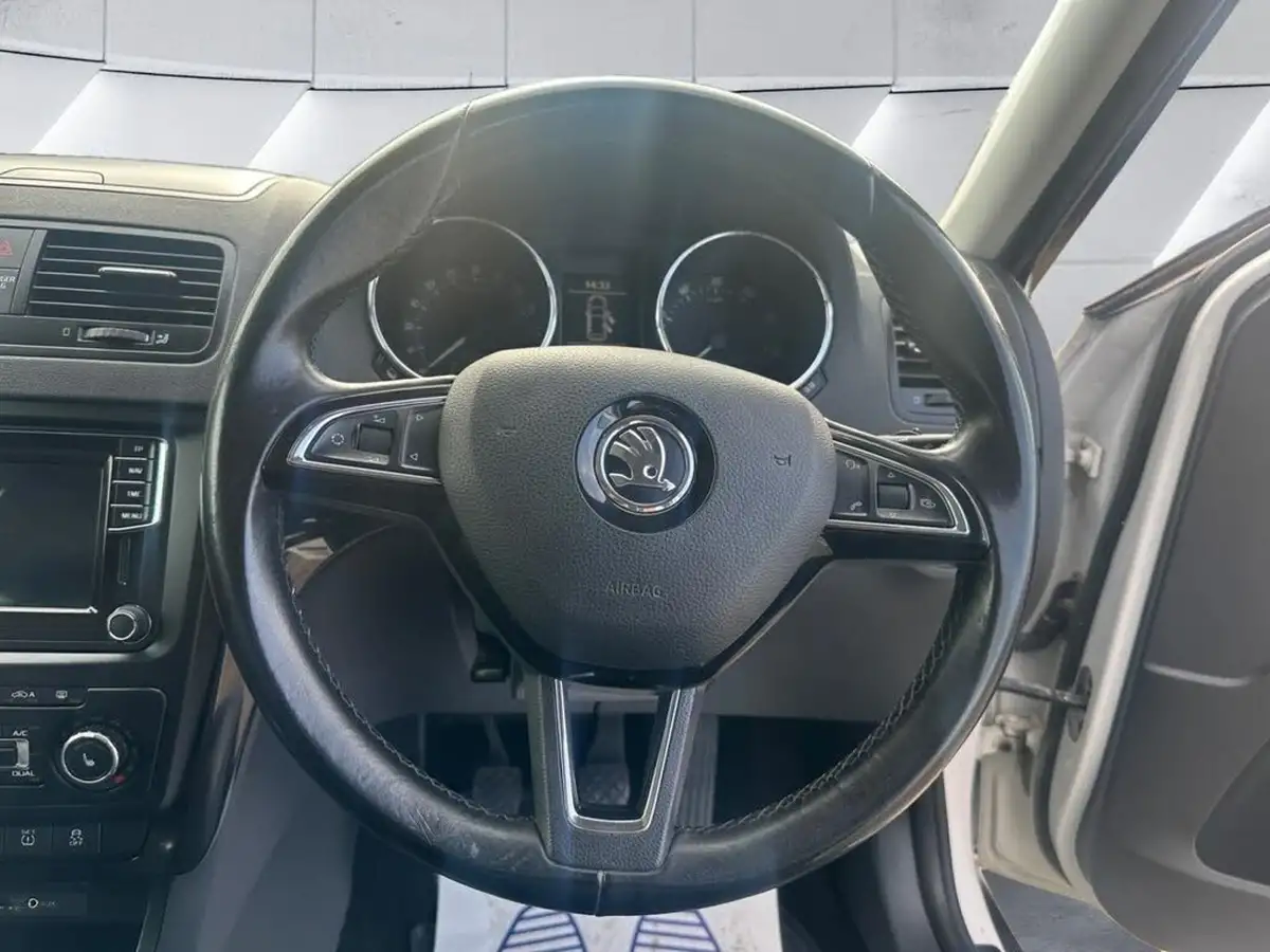 2015-skoda-yeti-outdoor-20tdi-laurin-klement-170ps-big-12