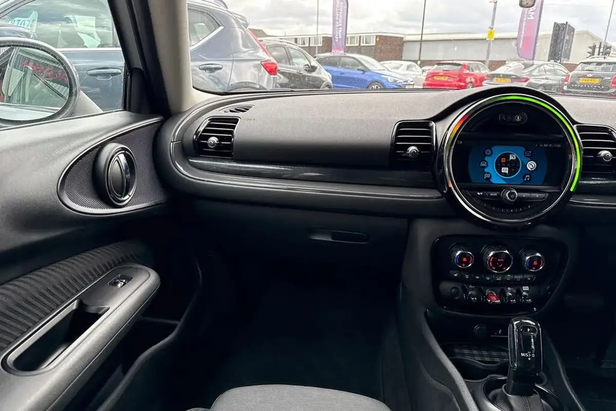 2018-mini-clubman-15-cooper-auto-big-19