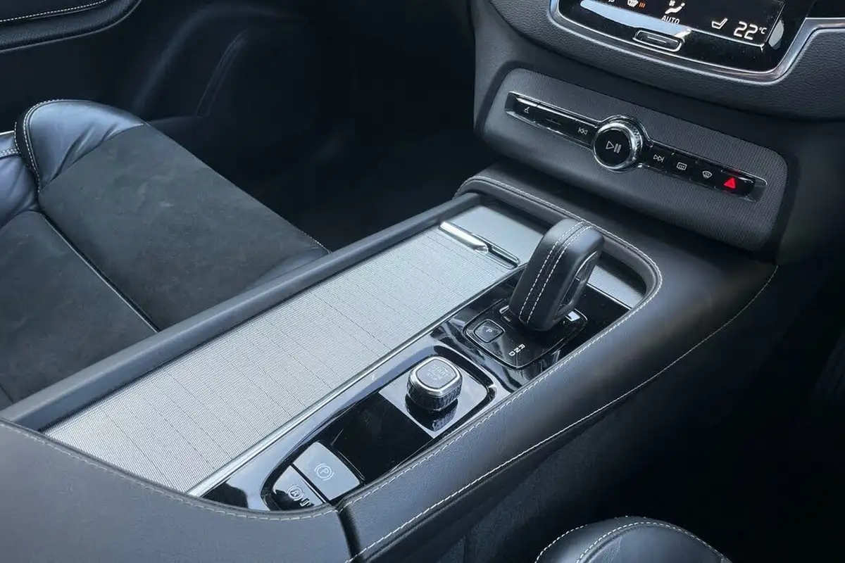 2022-volvo-xc90-20-t8-r-design-455bhp-big-44