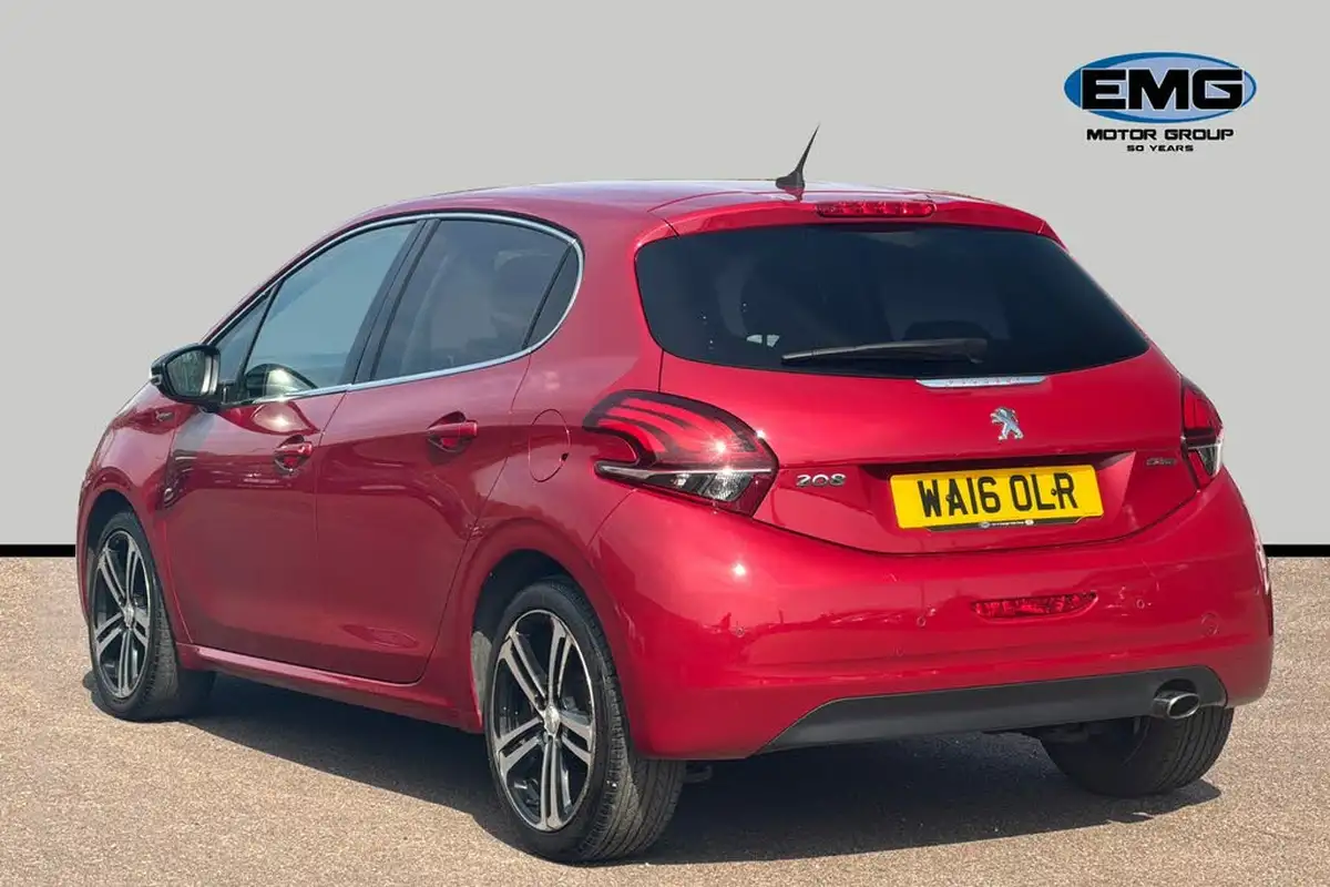 2016-peugeot-208-12-puretech-gt-line-5d-big-5