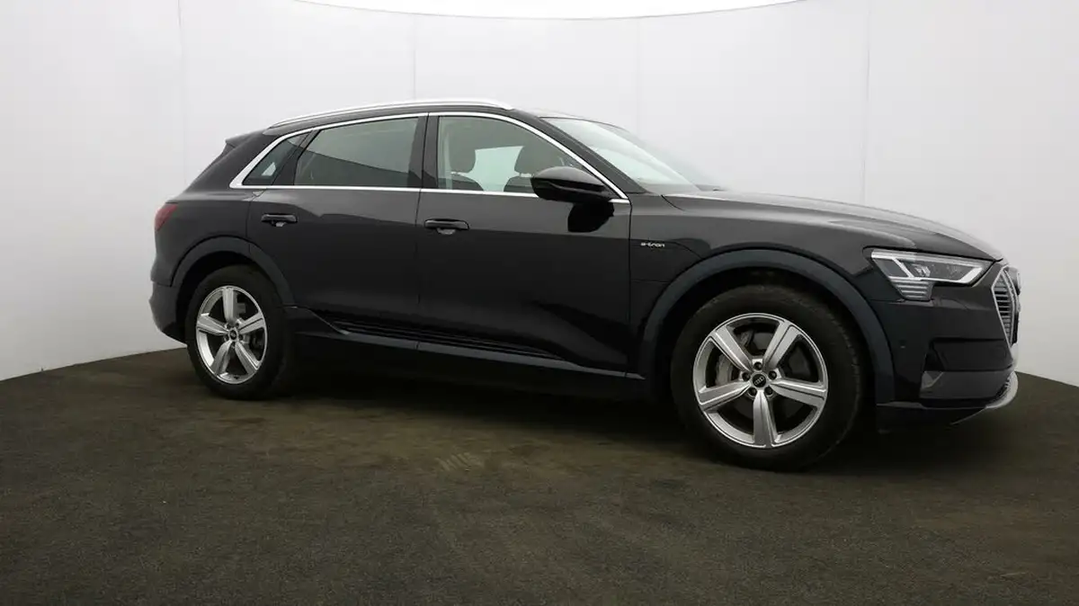 2021-audi-e-tron-50e-technik-station-wagon-big-43
