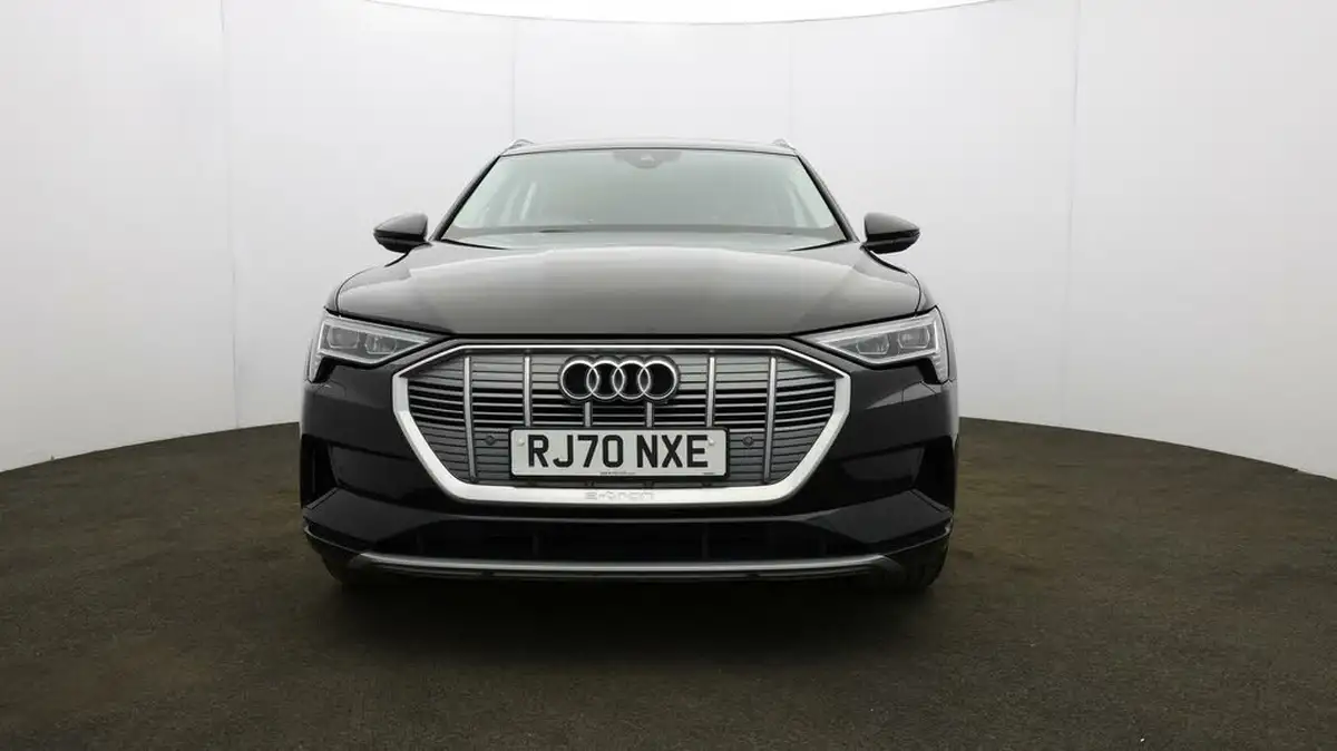 2021-audi-e-tron-50e-technik-station-wagon-big-1