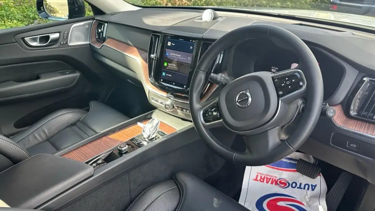 2024-volvo-xc60-20-b5-ultimate-big-4