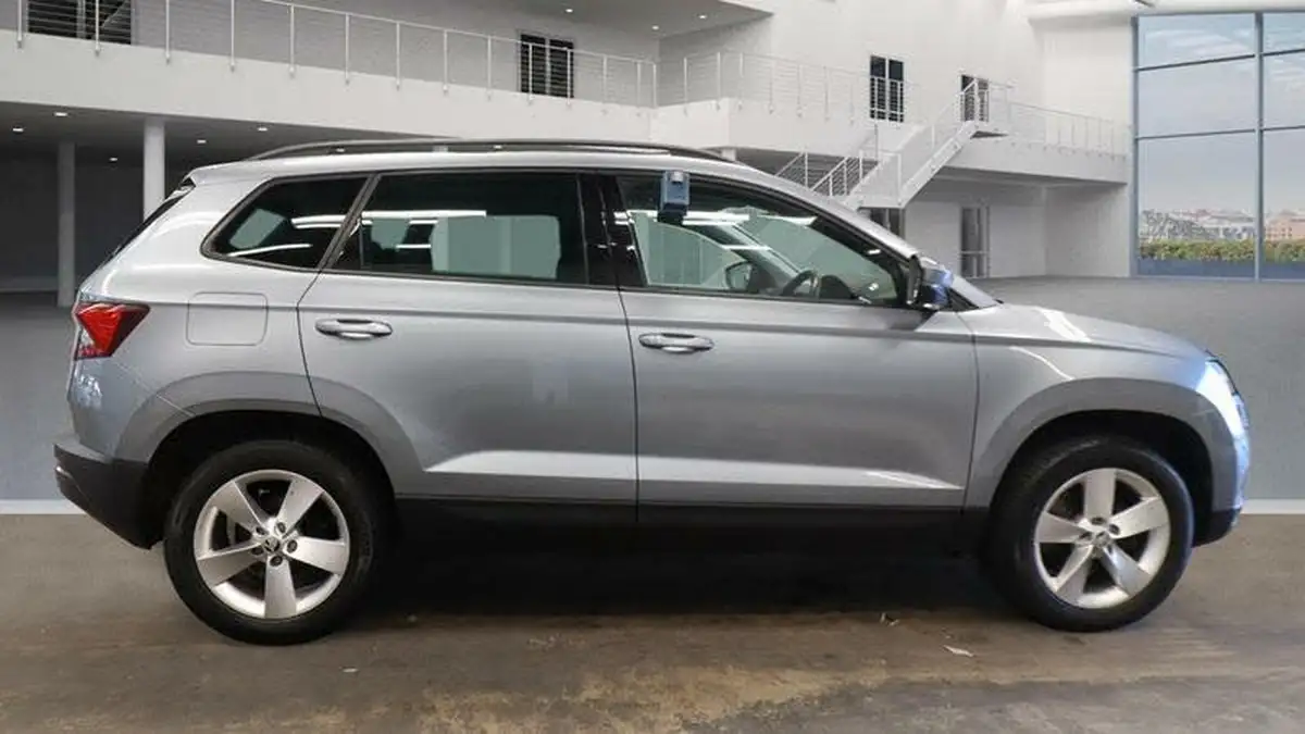 2020-skoda-karoq-20tdi-se-150ps-4x4-big-2