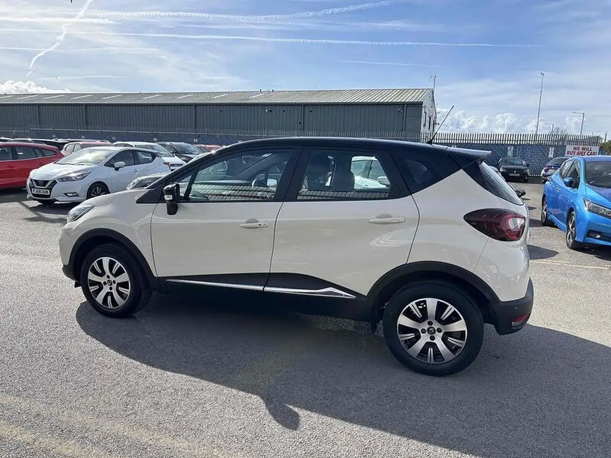 2018-renault-captur-09-tce-play-big-10